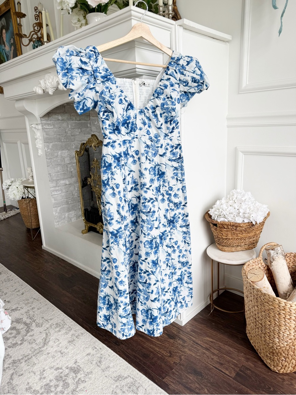 Abercrombie & Fitch blue and white puff sleeve midi dress
